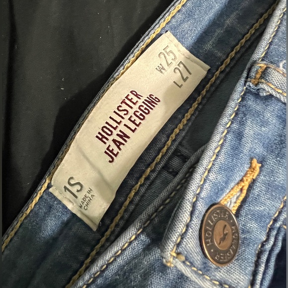 Hollister medium wash high rise jean leggings - Picture 3 of 3